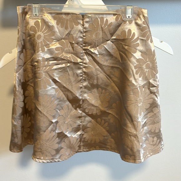 Princess Polly mini skirt. - Picture 4 of 8